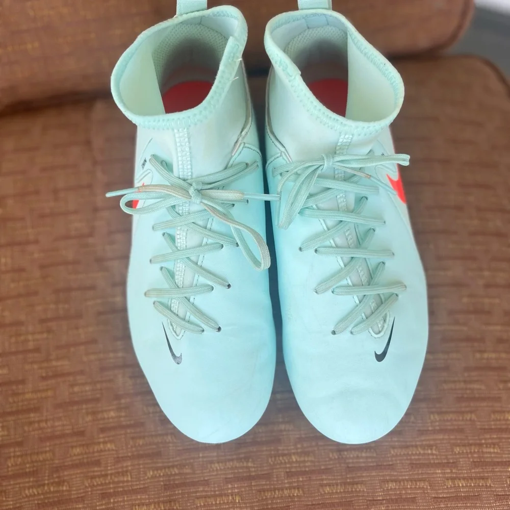 Nike Kids Mint Green Soccer Cleats with Pink Swoosh